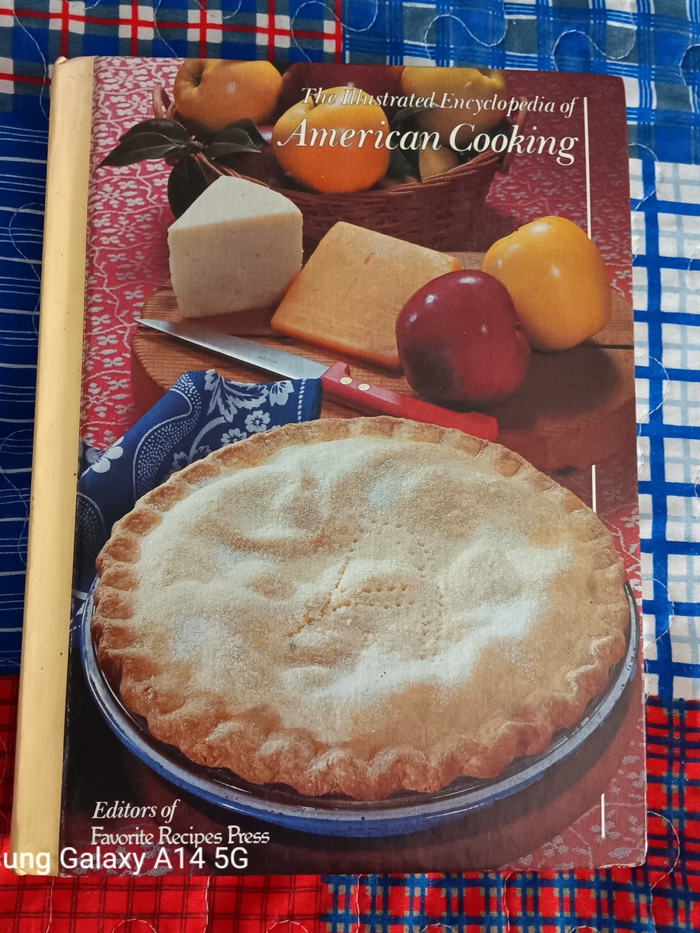 The Illustrated Encyclopedia of American Cooking - Cream & Red Cover Cookbook